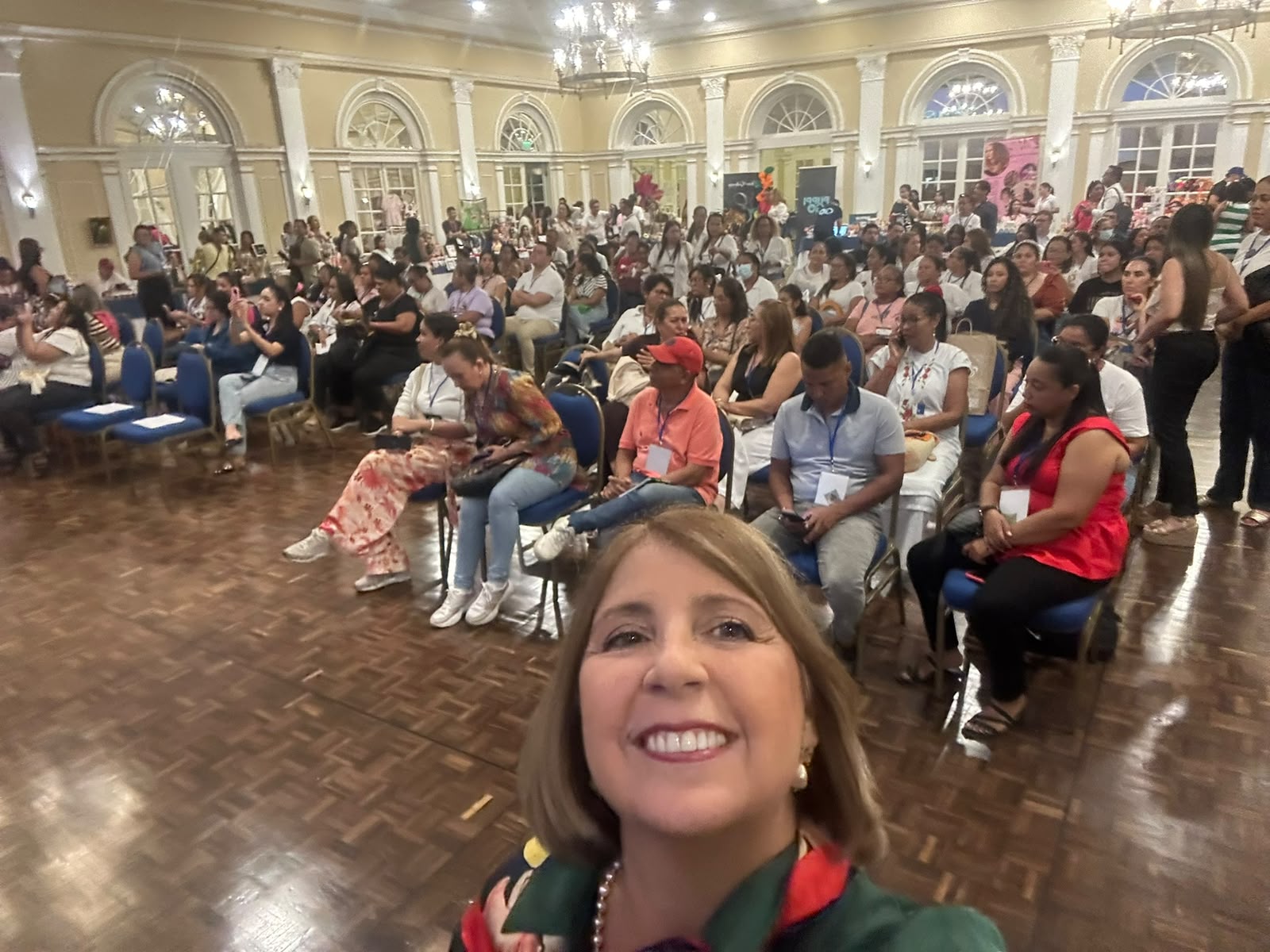 Ana María en conferencia