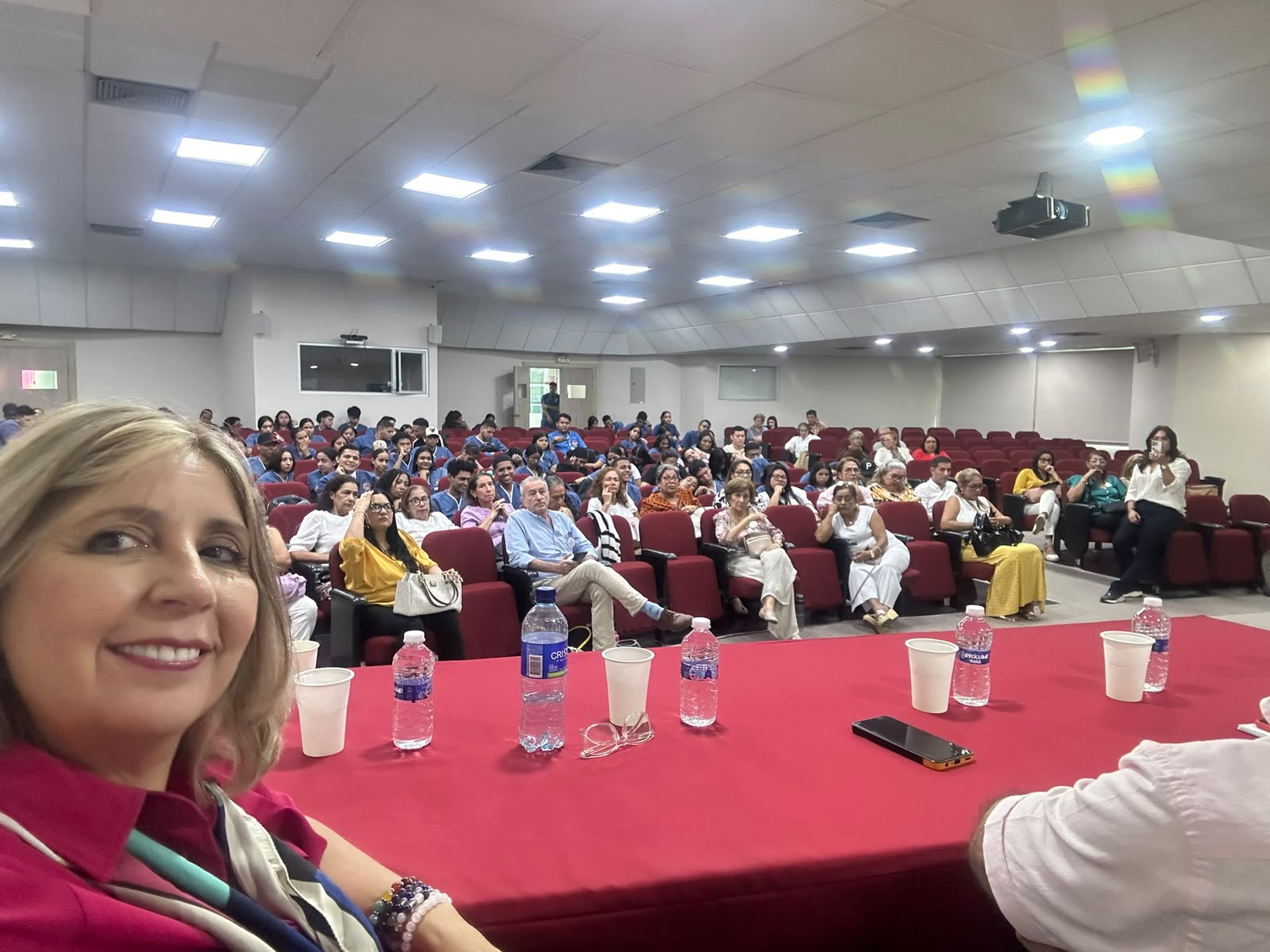 Ana María en conferencia